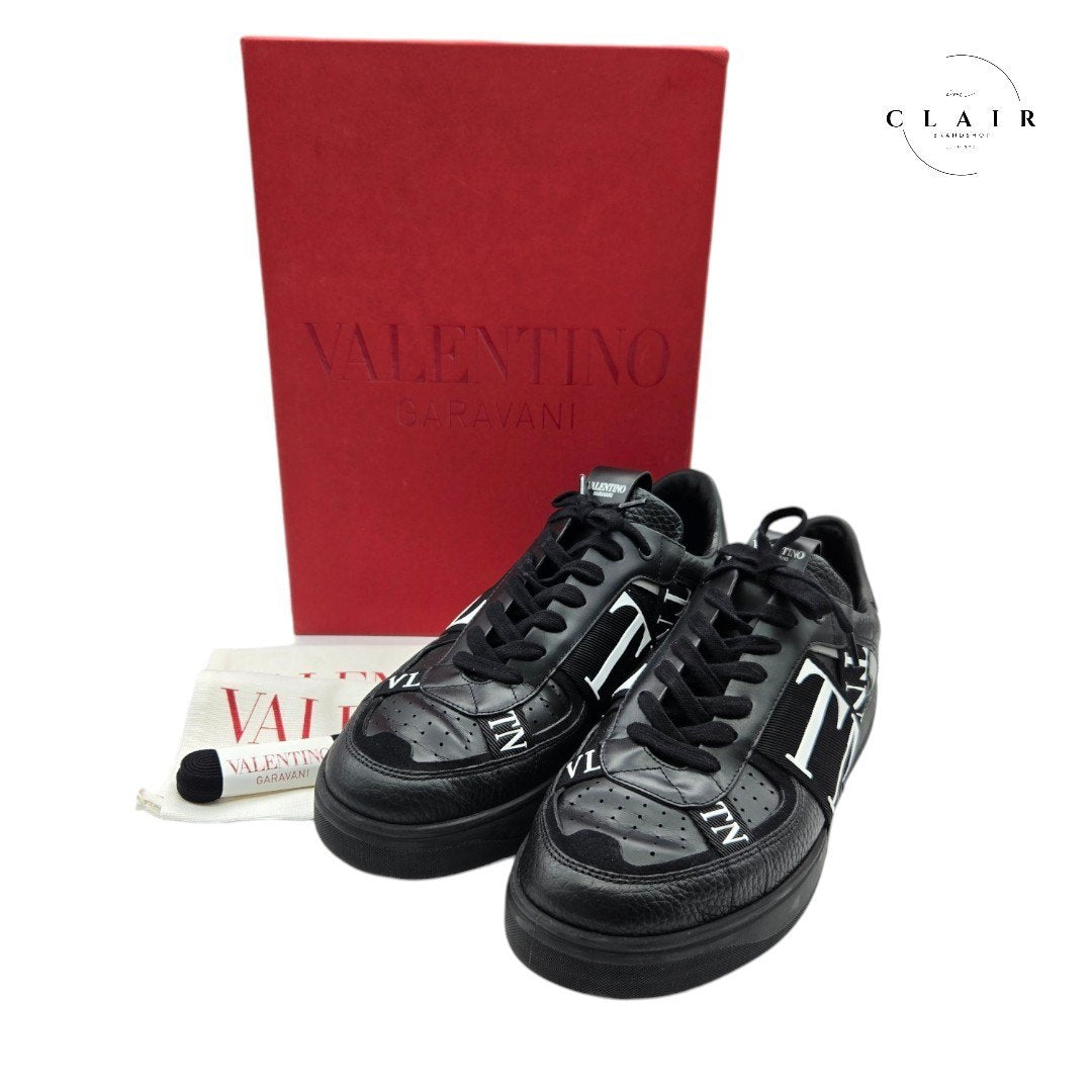 【美品】・ヴァレンティノガラヴァーニ メンズ レザー スニーカー ロゴ ベルト ブラック 黒 ホワイト 28cm