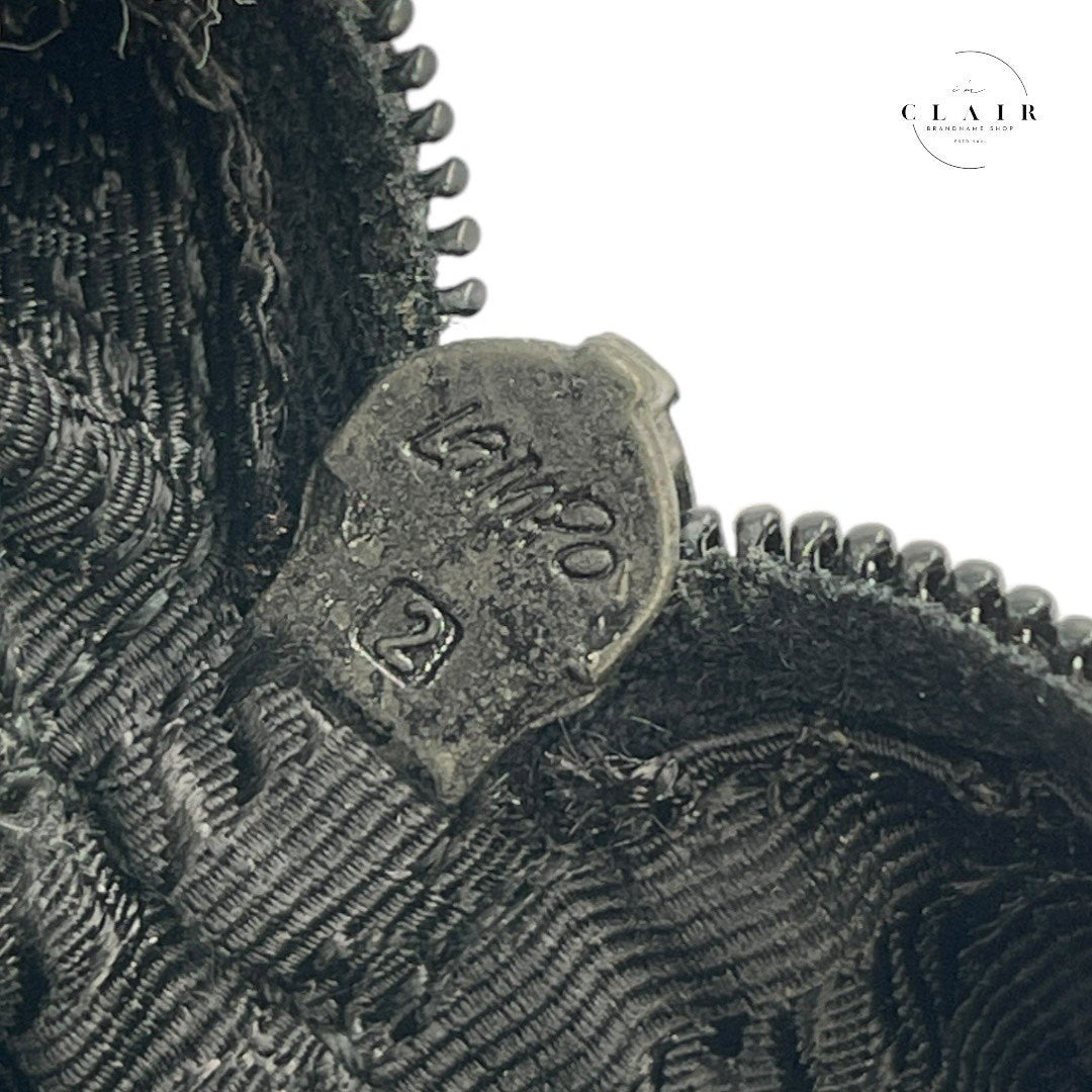 プラダ ナイロン トートバッグ 黒