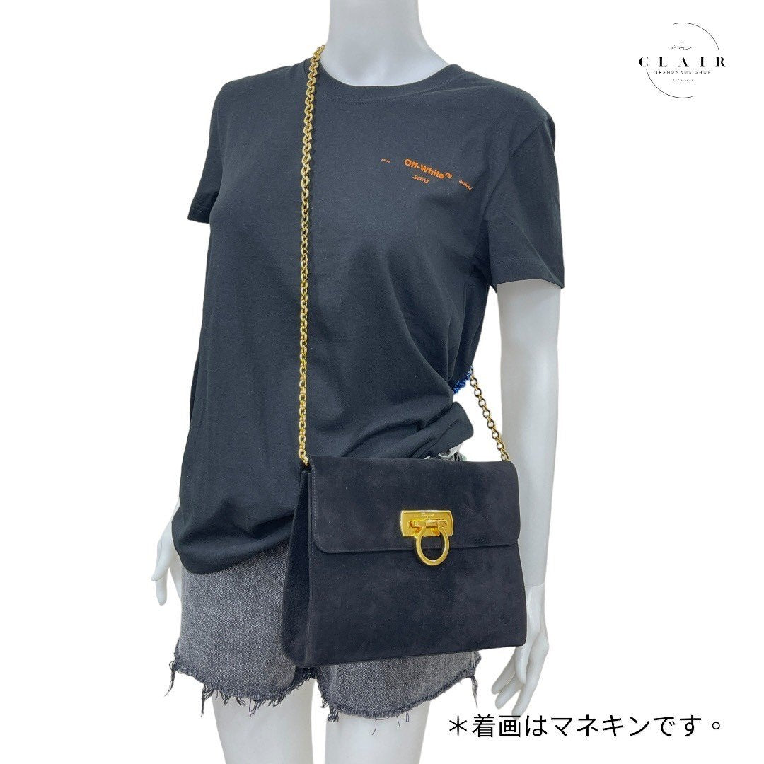 フェラガモ 斜め掛け チェーン ショルダーバッグ