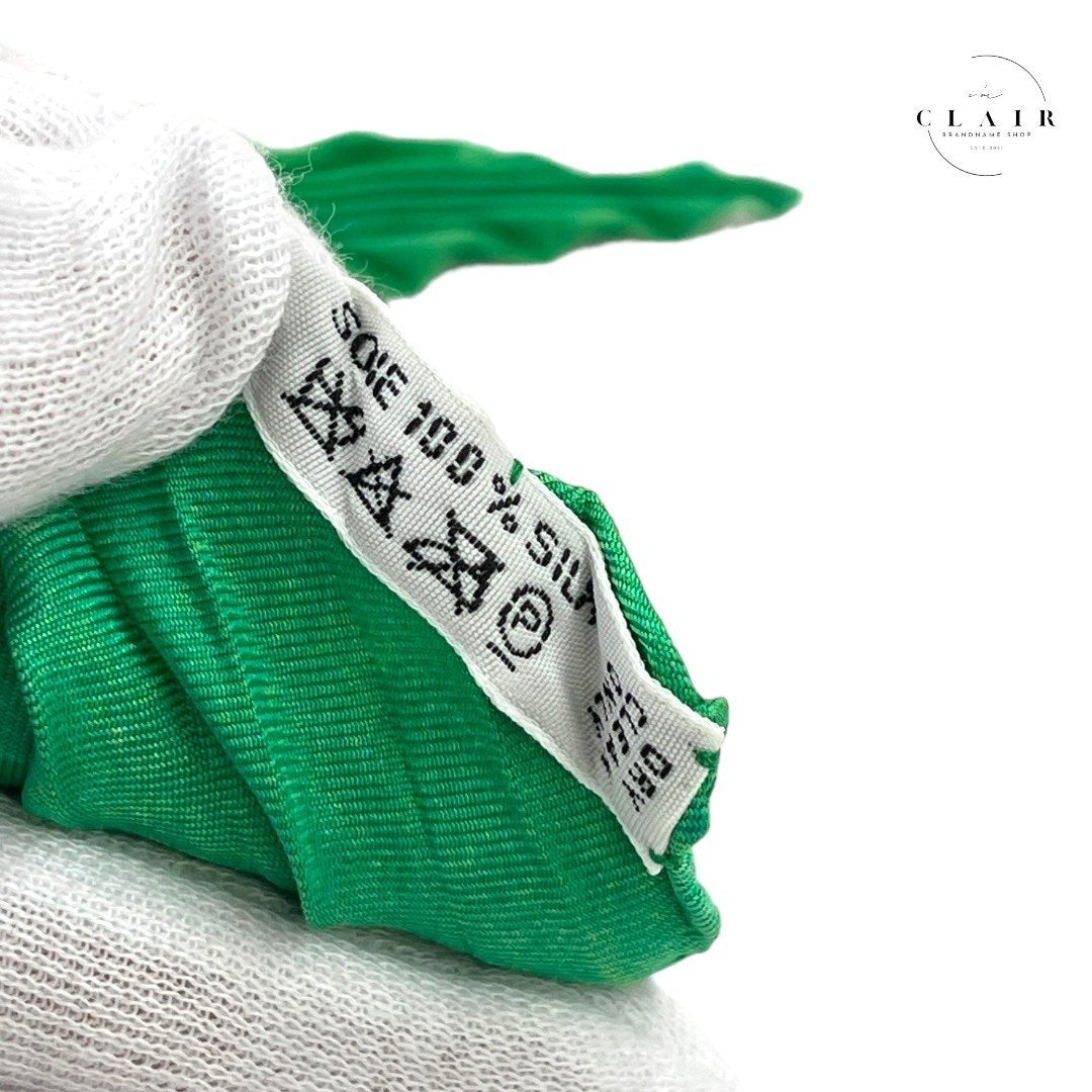 エルメス プリーツカレ LES FOLIESDU CIEL 大空の狂気 シルク