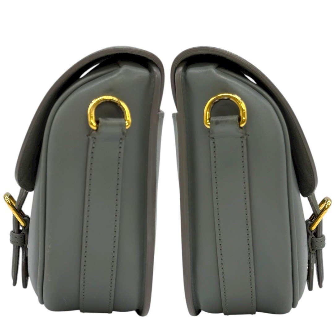 クリスチャンディオール ボビー ミディアム ショルダーバッグ 斜め掛けバッグ ボックスカーフ グレー ゴールド金具 レディース